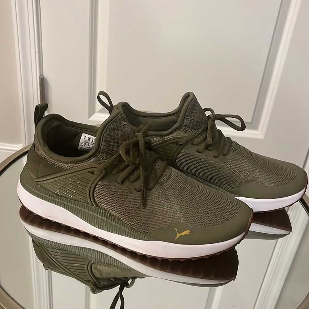 Puma Sneakers